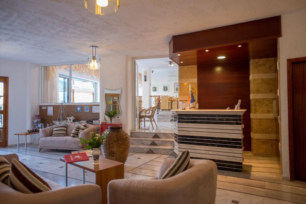 Neos Ikaros Hotel Agia Galini Екстериор снимка